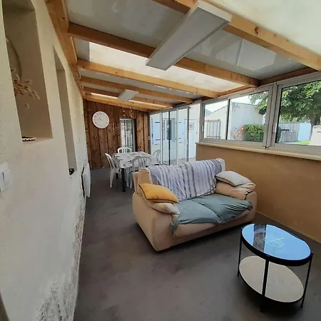 Charmante Renovee Avec Grand Jardin Clos, Veranda, 3 Chambres, Proche De La Et Des Activites - Fr-1-324-503 *